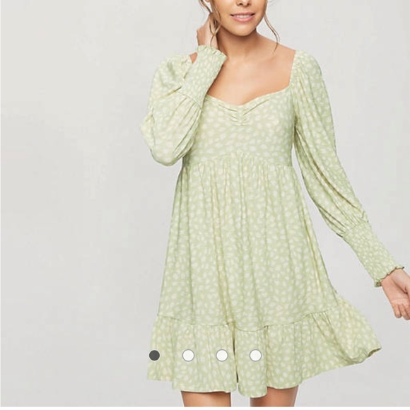 Sweetheart neck tierred mini dress in sage - Picture 1 of 5